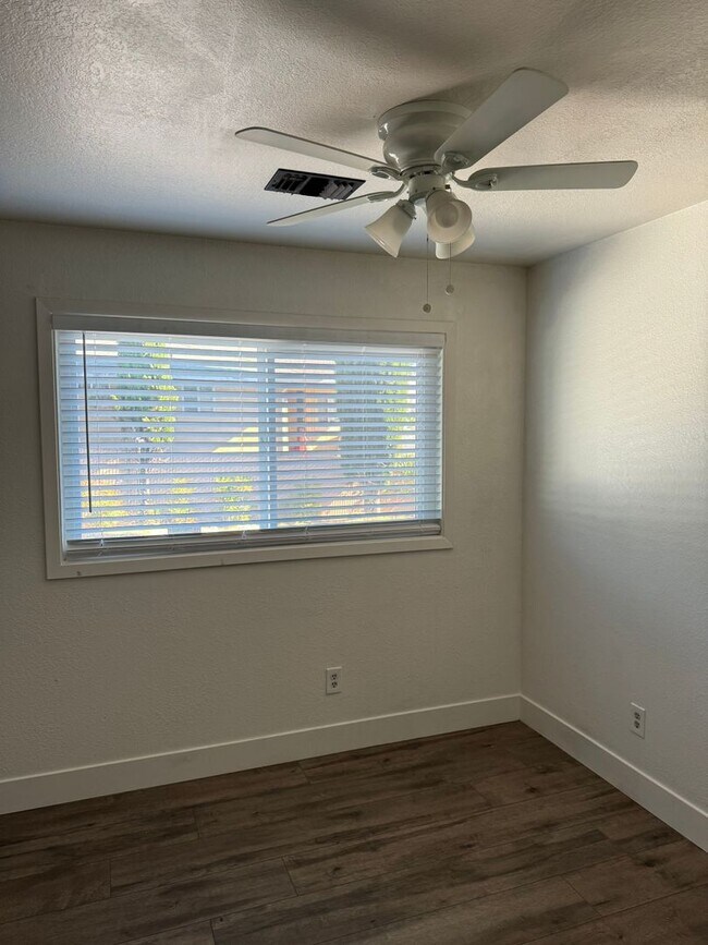 Building Photo - 2066 Placer St