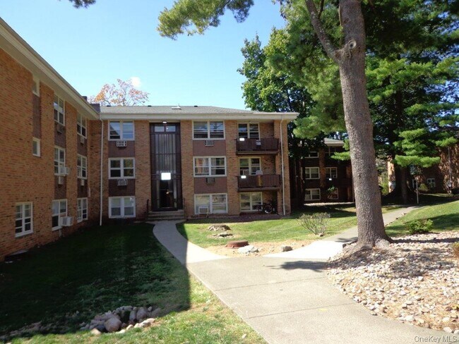 Building Photo - 241 Kearsing Pkwy