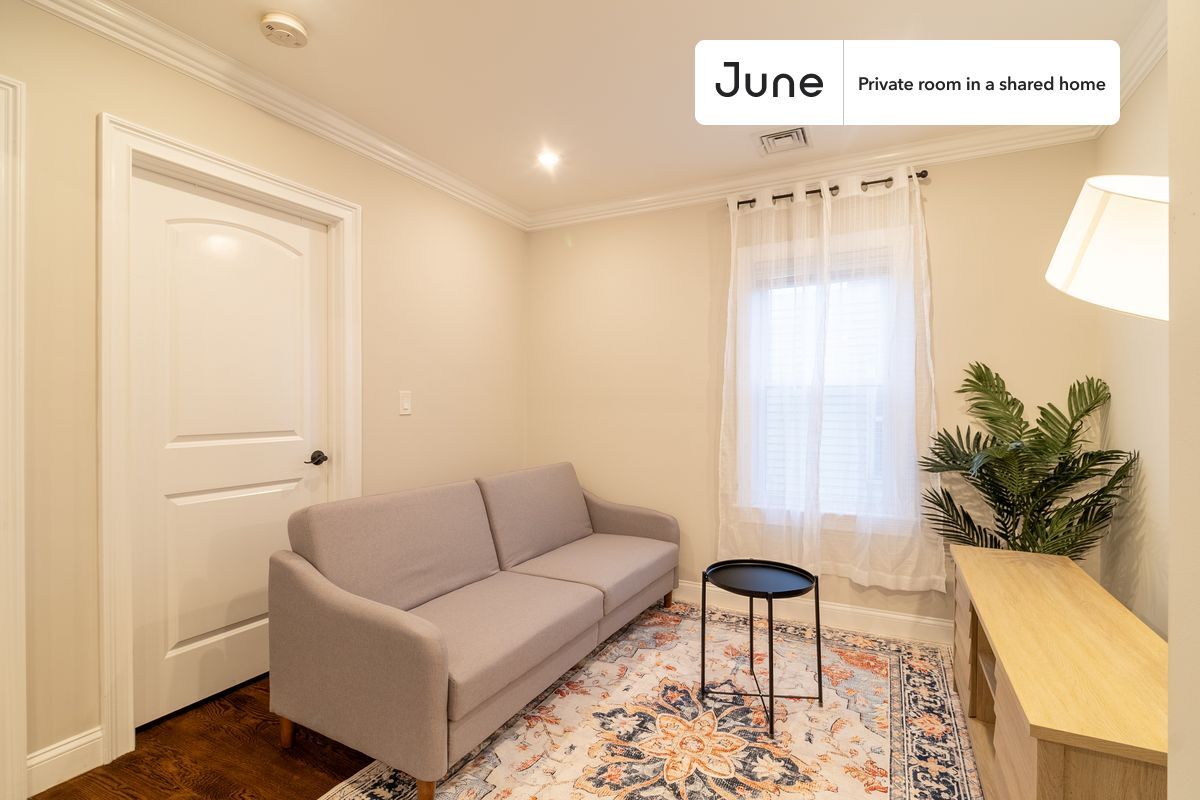 Building Photo - Room in Shared 4 bed/1.5 bath home