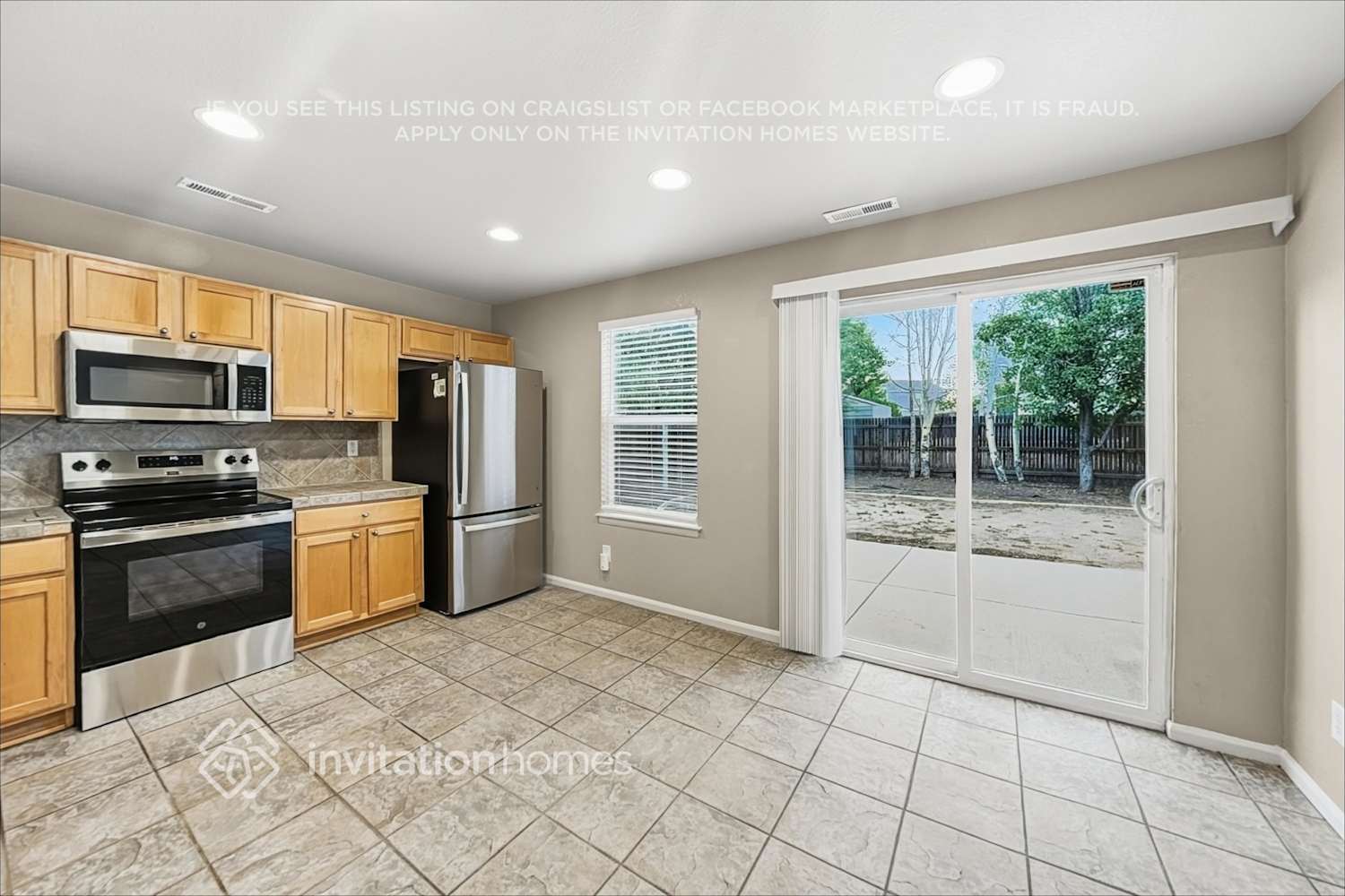 Building Photo - 838 Willow Dr