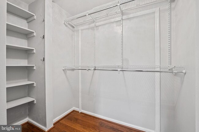 Building Photo - 14551 Lock Dr