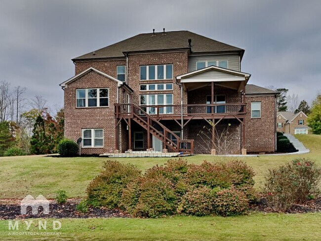 Building Photo - 2995 Manorview Ln