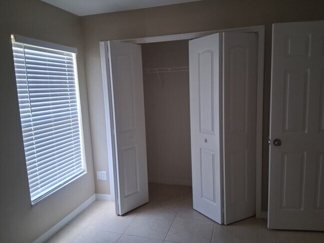 Building Photo - 13441 Silver Leaf Cir