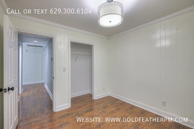 Building Photo - 5888 Woodlands Ave