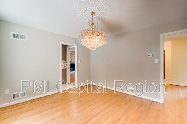 Building Photo - 7021 Whittier Blvd