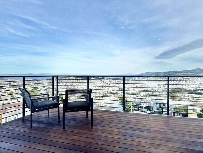 Building Photo - 3BR/2BA | Unobstructed Panoramic Views | Live Above the Fog | Intentional Living