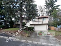 Building Photo - Stunning and LARGE Remodeled 3-Bedroom Hom...