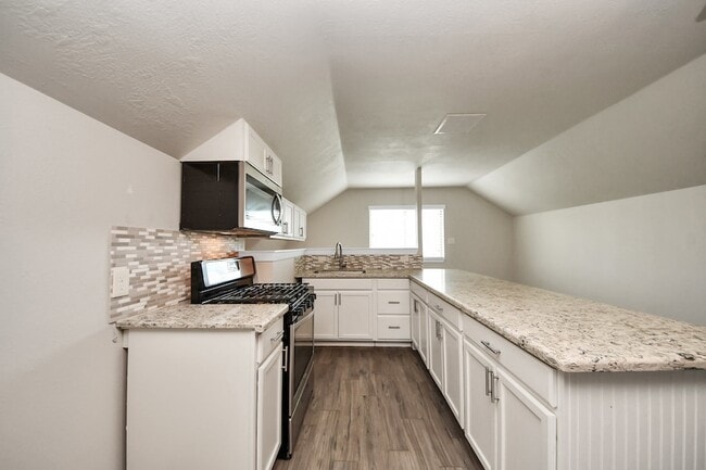 Building Photo - 2009 Amado Ln