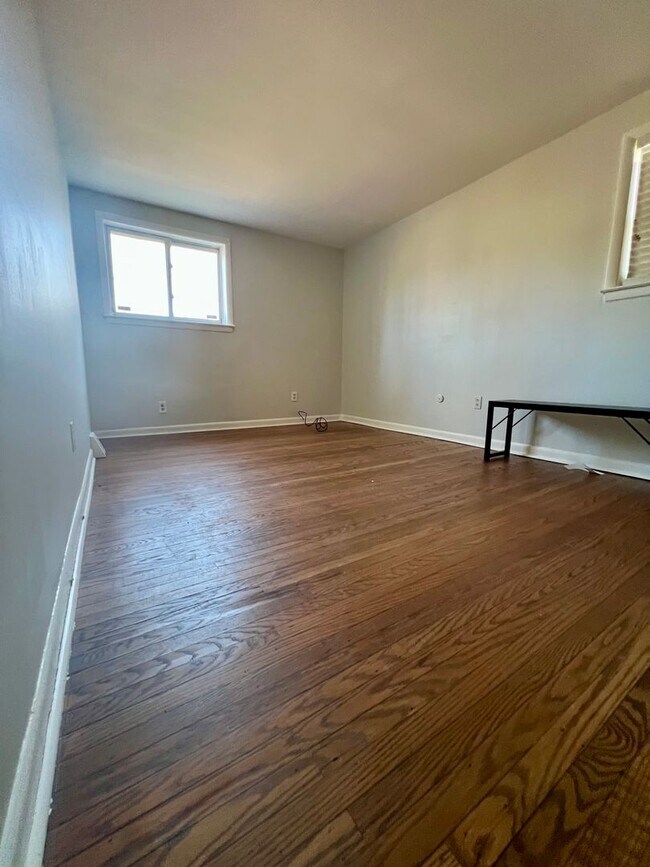 Building Photo - 7201 Devon St