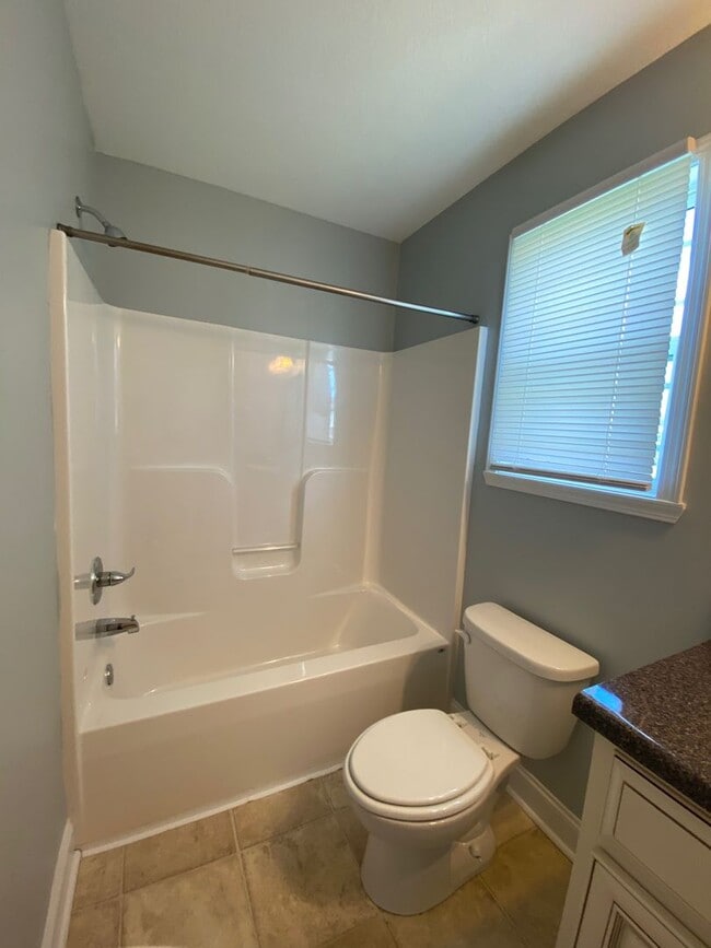 Building Photo - Adorable 3 bed/2 bath home! Great location!