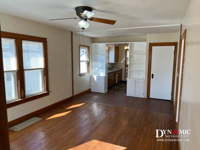 Building Photo - Updated 4+ Bedroom, 2 Bathroom House with Garage and Fenced Backyard