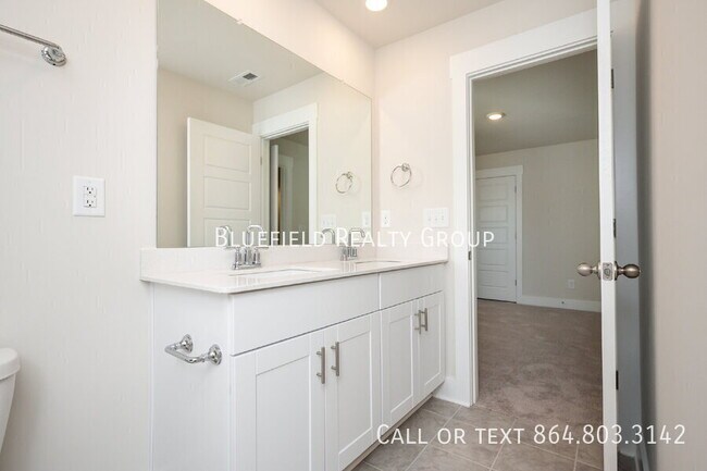 Building Photo - 69 Galley Ln