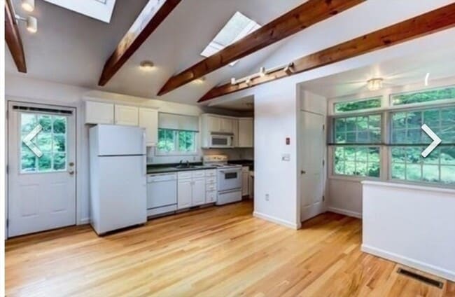 Building Photo - 84 South St