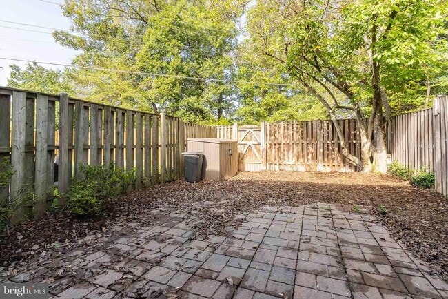 Building Photo - 6584 Yadkin Ct