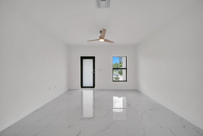 Building Photo - 2441 / 2443 Mae Ave S (4920/4922 28th St SW - 2441 Mae Ave S (4920 28th St SW)
