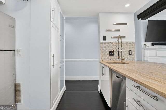 Building Photo - 2840 Peachtree Rd NW