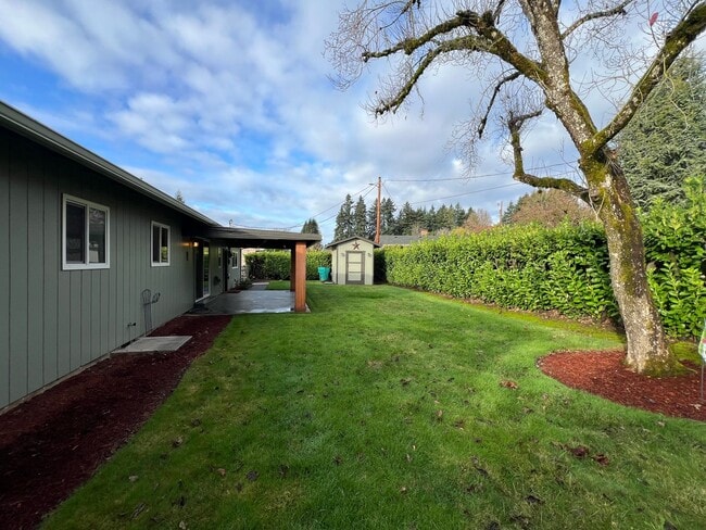 Building Photo - 5408 NE 49th St