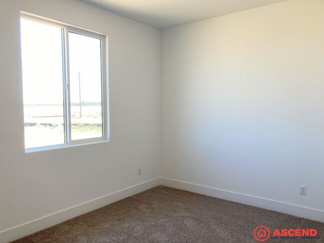 Building Photo - 9734 Cotton Creek Dr