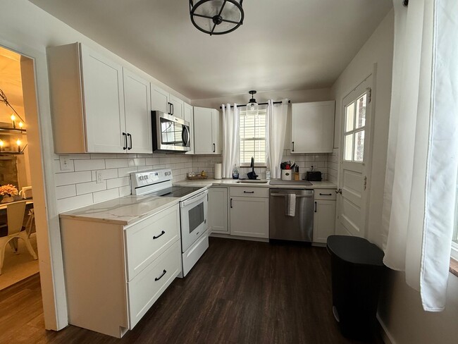 Building Photo - Sewickley - Just Reduced!