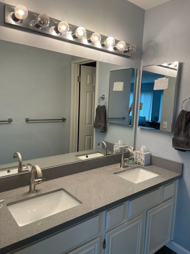 Building Photo - 2340 Hosp Way