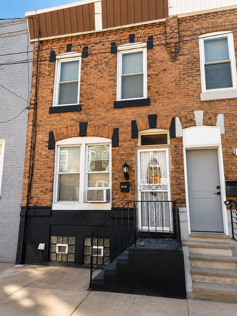 Building Photo - South Philly Gem in Grays Ferry – Updated Rowhome with Basement