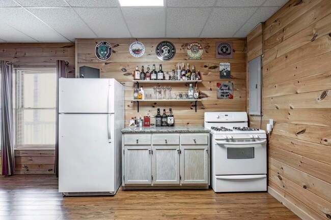 Building Photo - 54 Henderson Ln