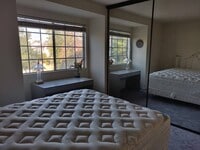 Building Photo - 915 Watercress Ln