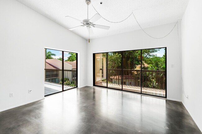 Building Photo - 800 Hudson Ave