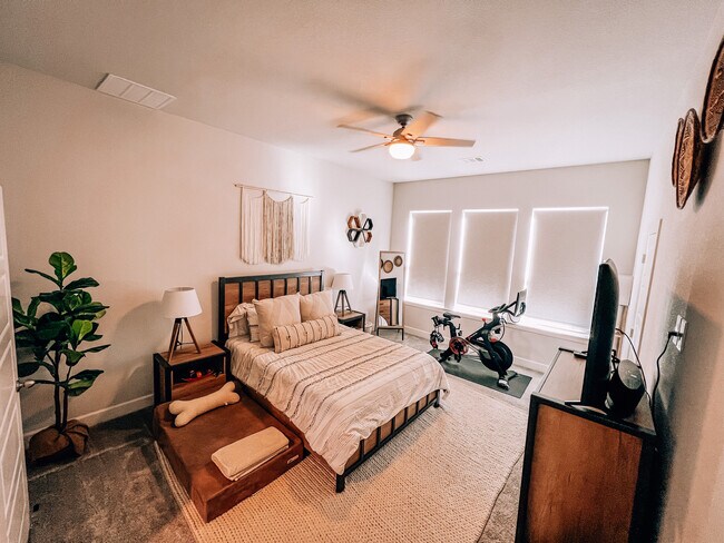 Master bedroom with walk-in closet - 1047 Tea Olive Ln