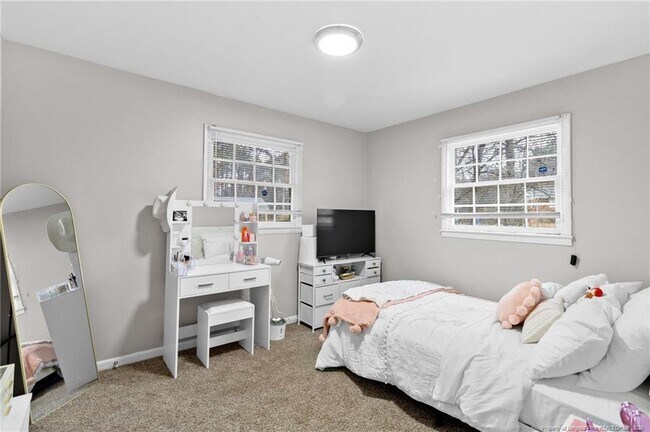 Building Photo - 1445 Thelbert Dr
