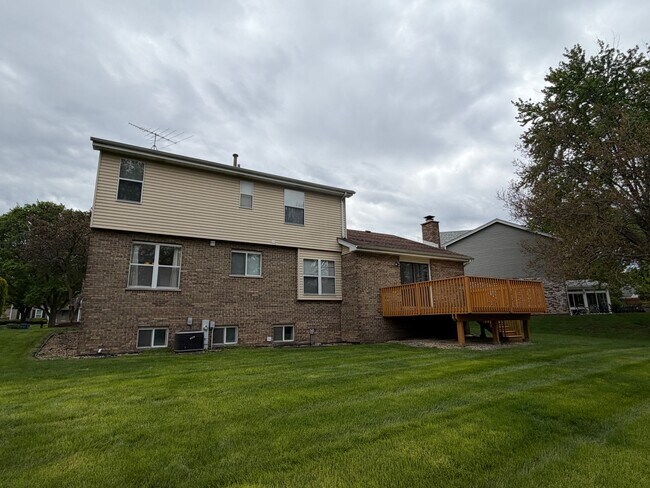 Building Photo - 1724 Hall Pl
