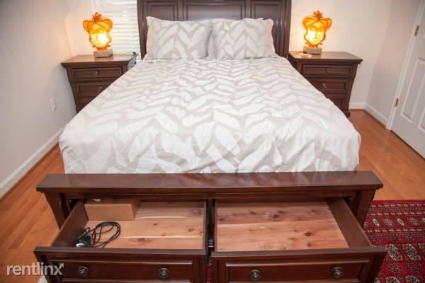 Building Photo - 1 br, 1 bath Apartment - 2918 18th St S