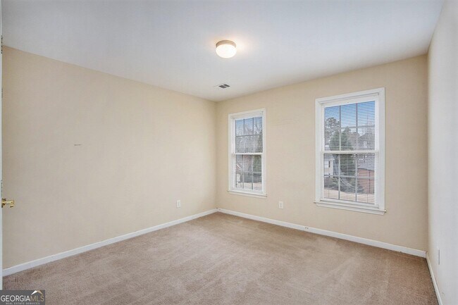 Building Photo - 3308 Sanborne Terrace