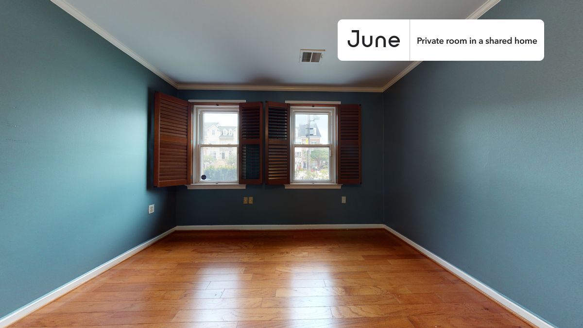 Building Photo - Room in Shared 7 bed/4 bath home in Southwest Waterfront