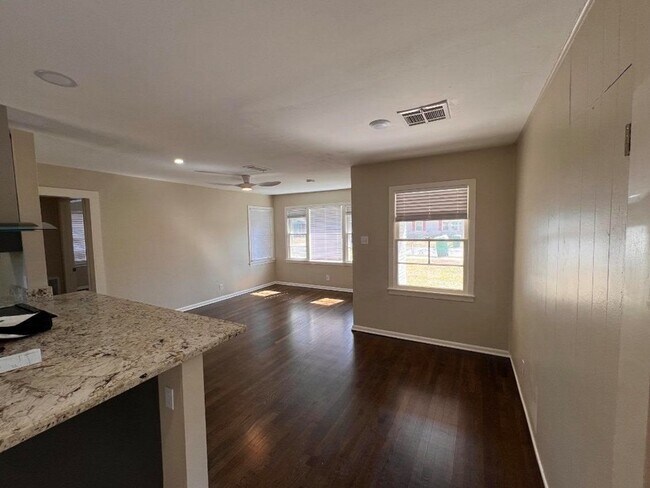 Building Photo - 5834 Indigo St