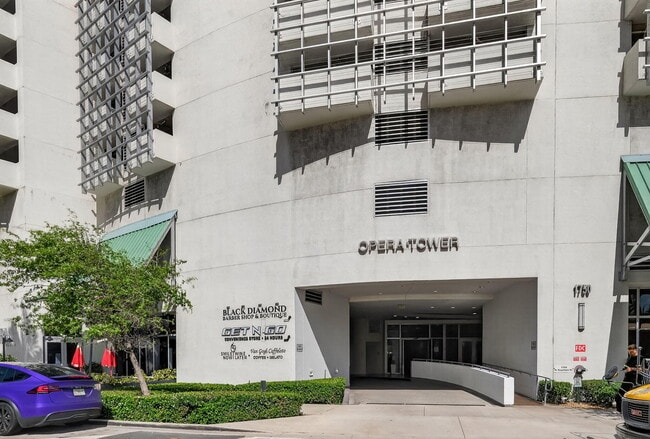 Building Photo - 1750 N Bayshore Dr