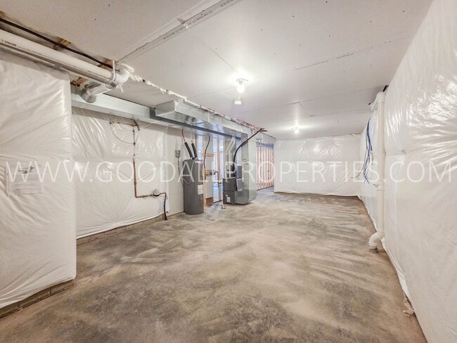 Building Photo - Enjoy new construction living in a prime Norwalk location!
