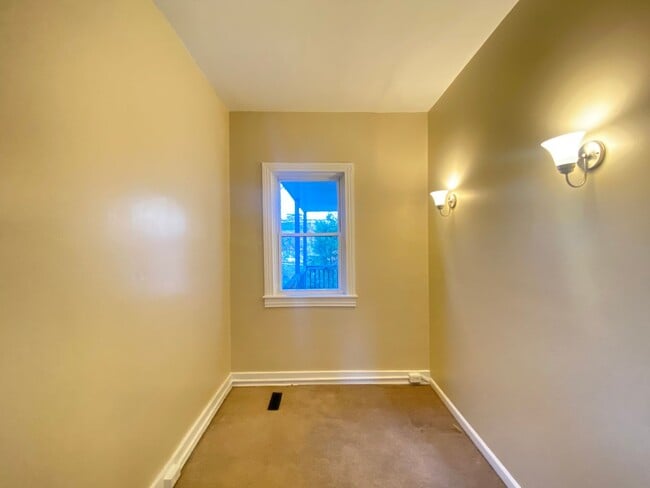 Building Photo - Charming 3 Bedroom, 1 Bath Home in York, Pa!