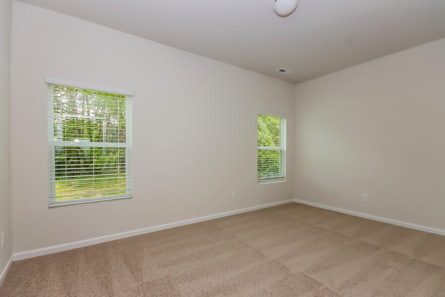 Building Photo - 196 Sharon School Rd