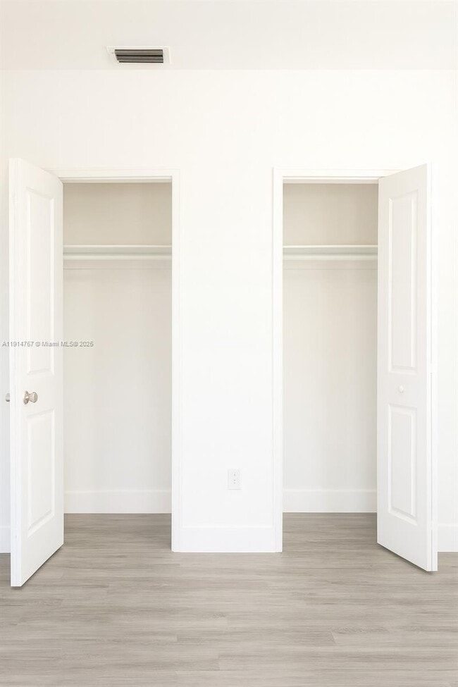 Building Photo - 5825 SW 9th Terrace