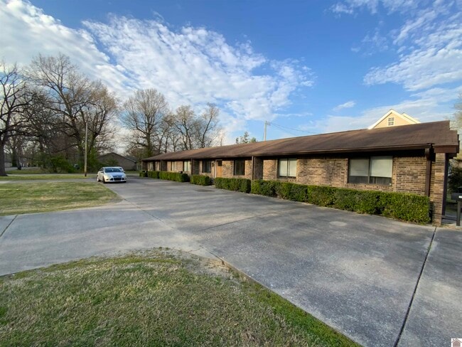 Building Photo - 200 N 31st St