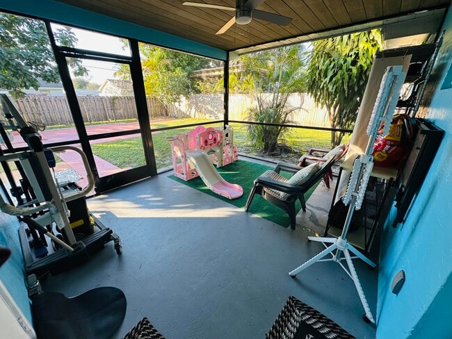 Building Photo - 1659 Magnolia Ln