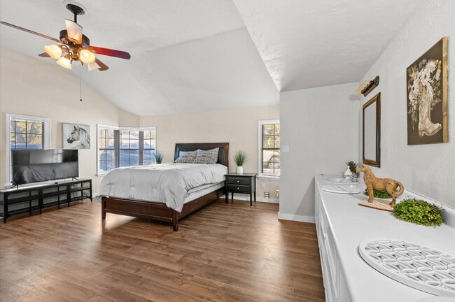 Building Photo - 1106 Oriole Ln