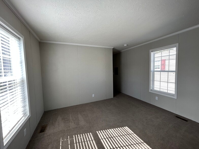 Building Photo - 11444 Oakgrove Dr