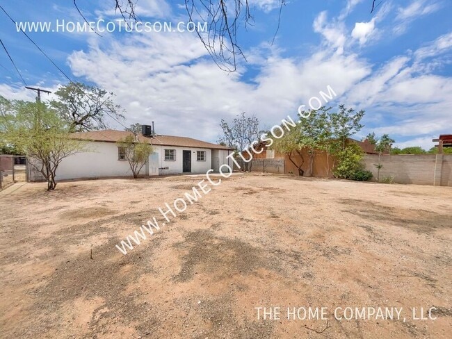 Building Photo - 2602 E Keswick Cir