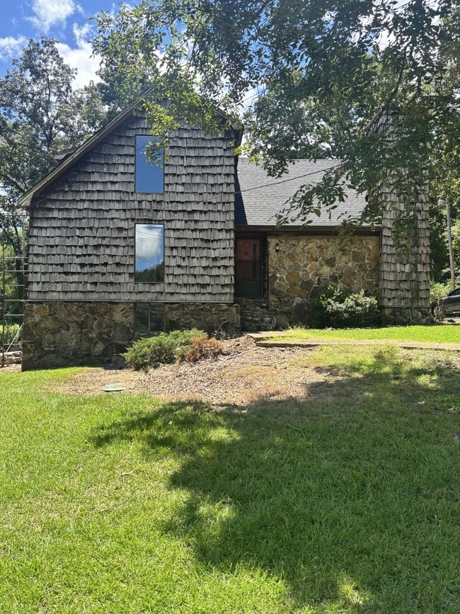 Building Photo - 1632 MS-178