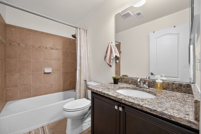Building Photo - Spacious 3BR Condo in Westborough