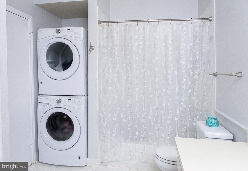 Building Photo - 12156 Penderview Terrace