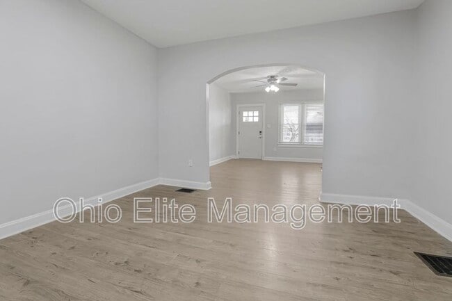 Building Photo - 1115 S Ohio Ave