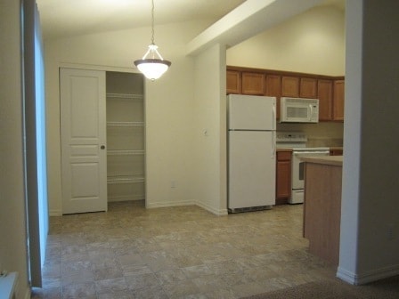 Building Photo - 5007 Spirea Dr